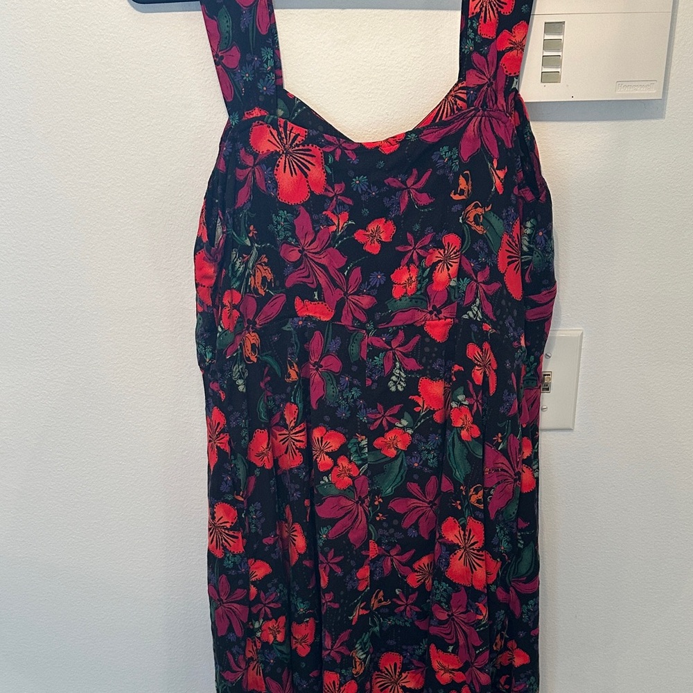 Ava & Viv Floral Midi Dress in Black with Red & Pink Blooms. Size XXL - Picture 11 of 12